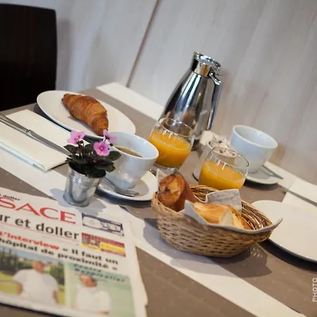 Du Relais Отель